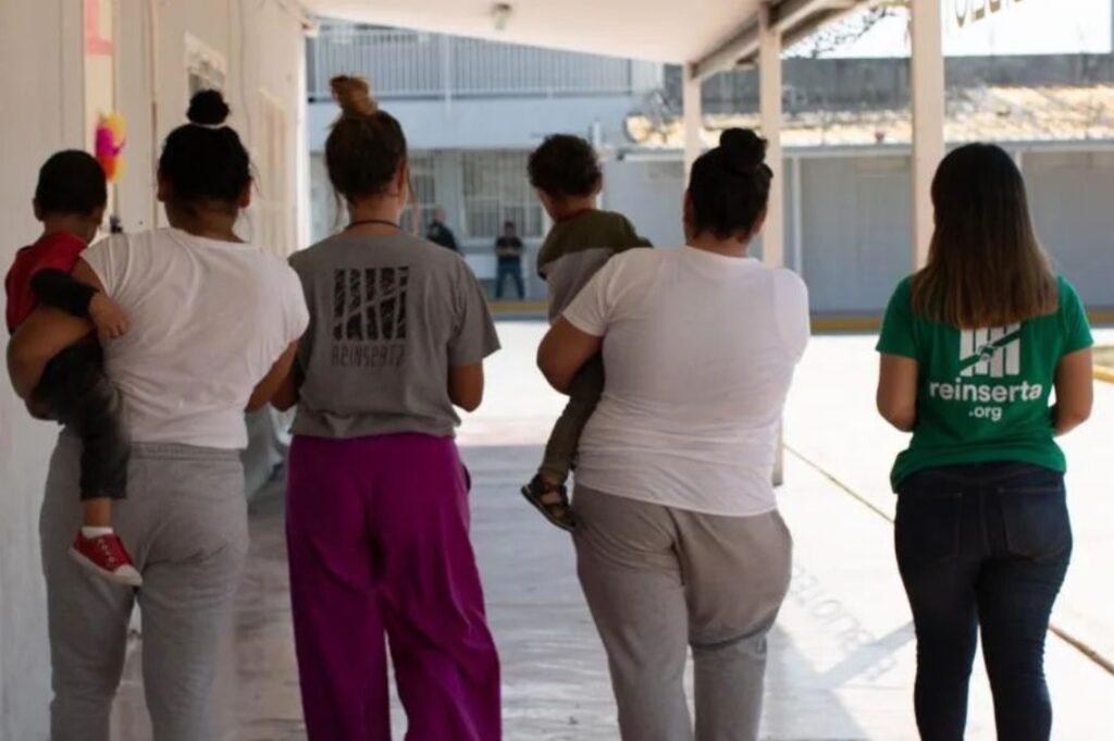 mujeres en reclusorio reinserta