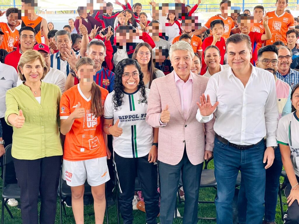 “Chucho Ramírez” impartió conferencia a más de mil 500 jóvenes de Tequisquiapan