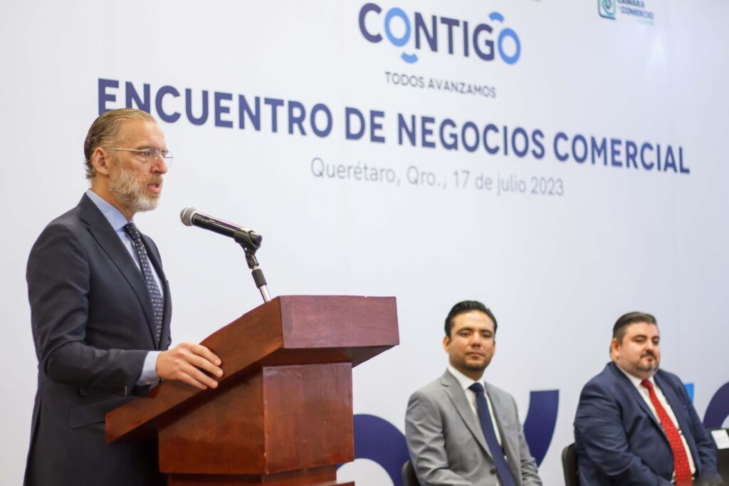 Encabeza SEDESU séptimo Encuentro de Negocios Comercial