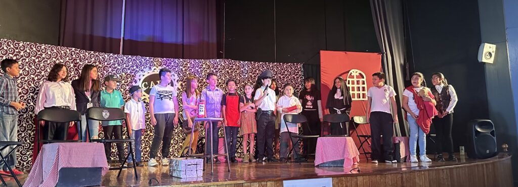 “Tusitalas” teatro Infantil de la primaria del Colegio Centro Unión presentó “Café Apocalipto”