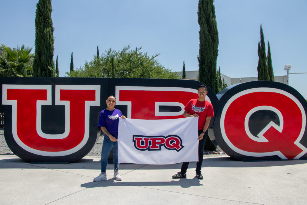 María del Mar Luna Hernández, y el docente, Eduardo Hernández Ángeles, fueron seleccionados para participar en un circuito de cuatro Festivales de Folklore de Lisboa y Archipiélago, en Portugal.