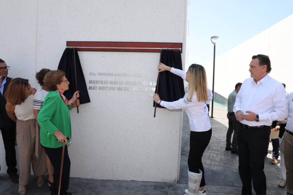 Entregan autoridades el Centro para Adultos Mayores Consuelo Martínez de Gómez en SJR