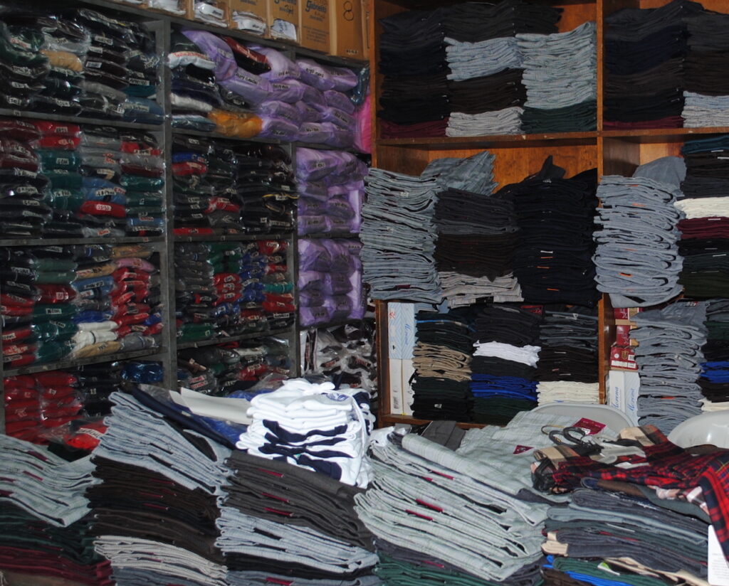 Compra y apartado de uniformes escolares