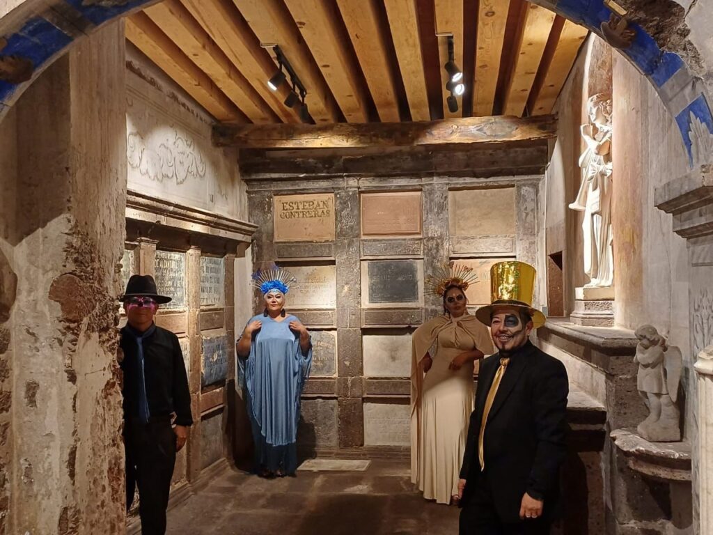 El Dr. Angeluchy Sánchez presentó el concierto “Cantando entre la vida y la muerte”.