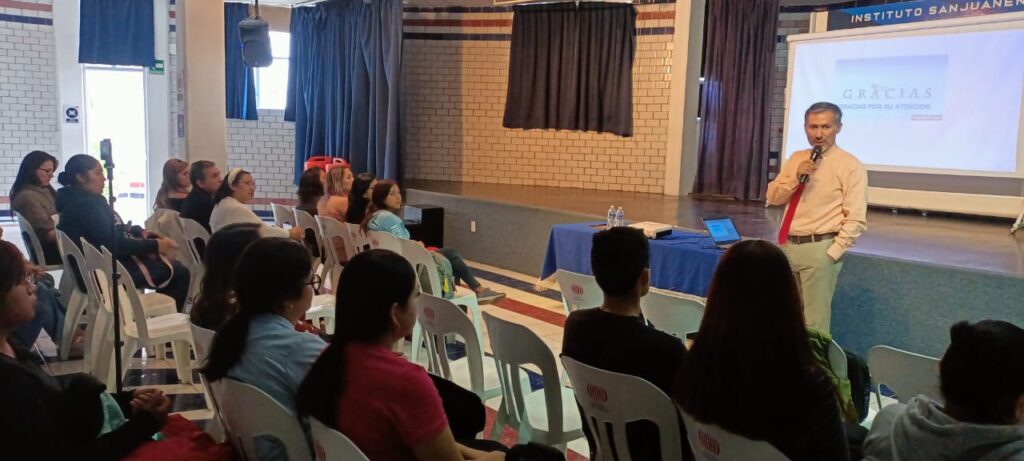 "La autoevaluación como estrategia para educar en la responsabilidad", del Dr. Donovan Espartaco Montiel Cervantes